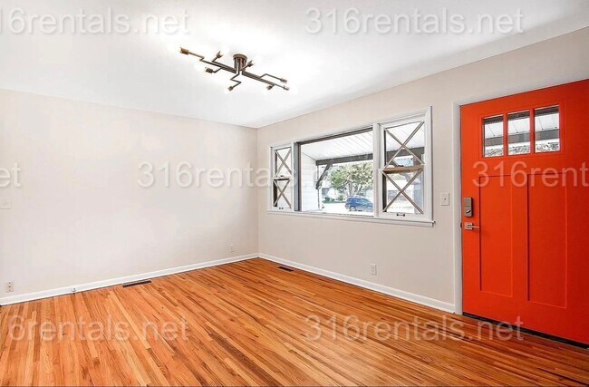 Foto del edificio - $1795 - 4 bed 2 bath - Single Family Home