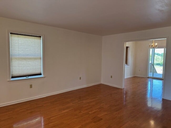 Foto del edificio - 267 Acorn Cir