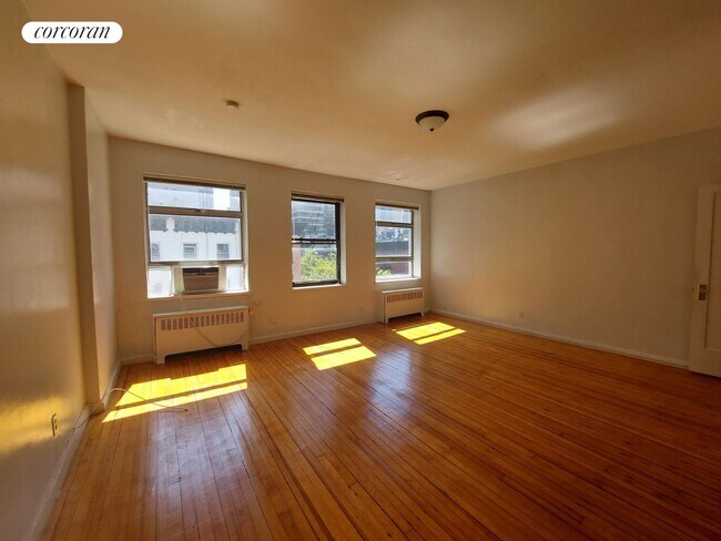 Foto del edificio - 806 Lexington Ave