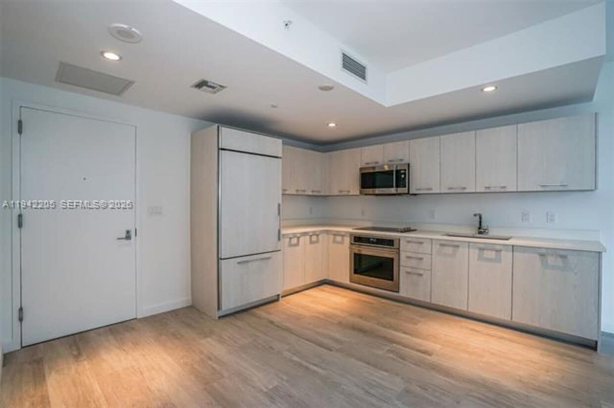 Photo - 55 SW 9 Street unit 1407 (A11942205)