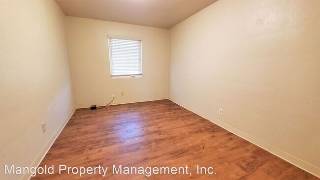 Building Photo - 1211-1221 La Salle Ave
