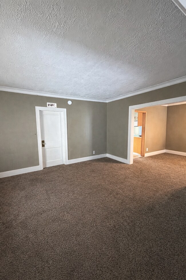 Foto del edificio - AVAILABLE JUNE - 5 Bed 2 Bath In East Hillside