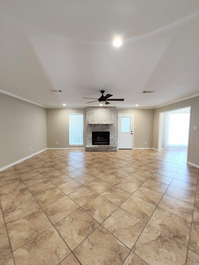 Building Photo - 132 Greenleaf Dr