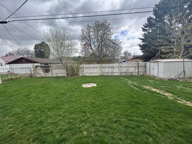 Foto del edificio - 547 Poole-2