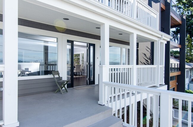 Building Photo - 4Bd/3.5Ba Seattle Home