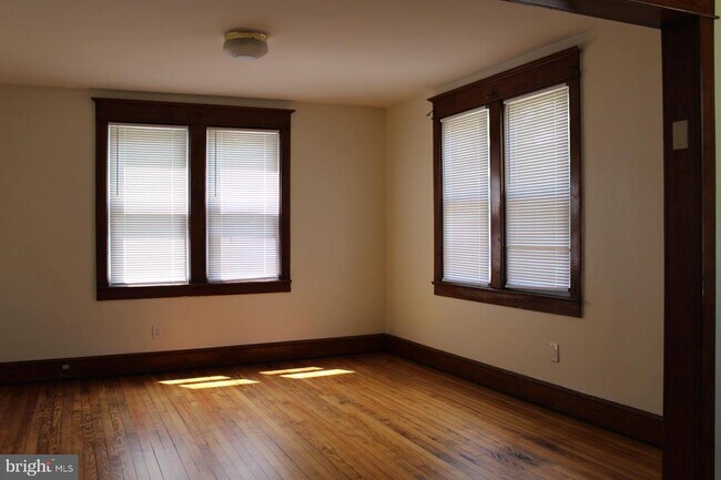 Building Photo - 1612 Edwin St