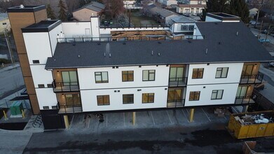 Building Photo - 320 Mills Rd