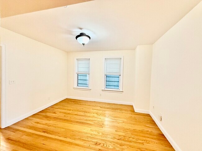 Foto del edificio - 724 Cambridge St