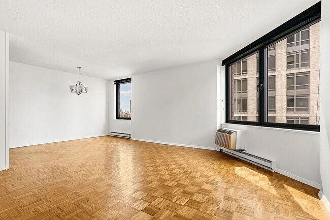 Building Photo - Luxury 1 Bedroom 1 Bathroom