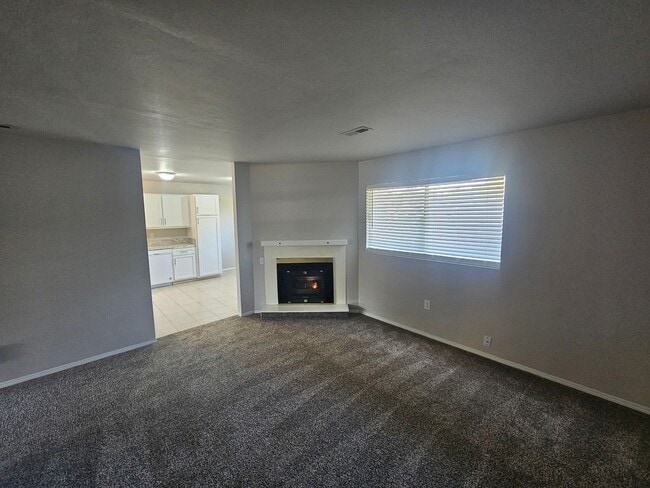 Building Photo - The Perfect Blend of Comfort and Function