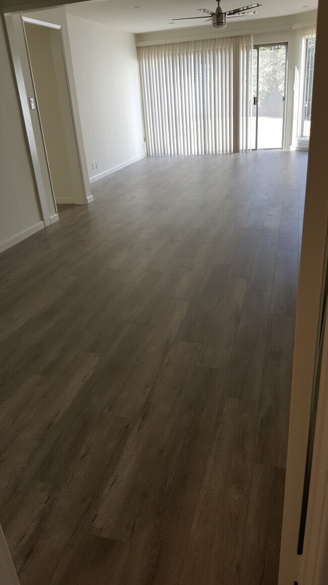 Foto del edificio - 3839 S Cloverdale Ave