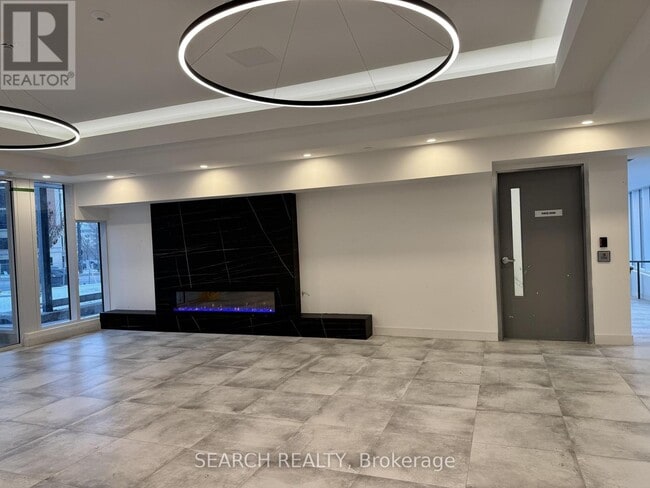 Building Photo - 705 Davis Dr