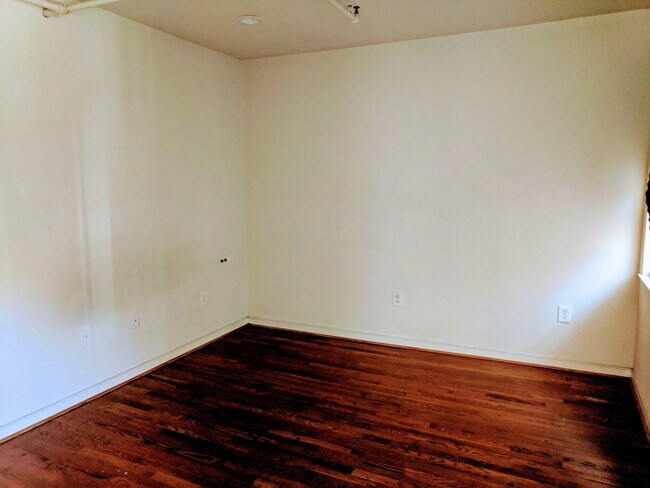 Foto del edificio - 517 N Harrison St