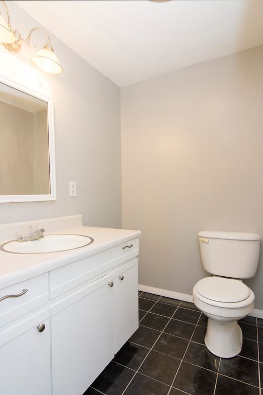 Foto del edificio - 2bed/1.5bath Condo near Robeson Elementary