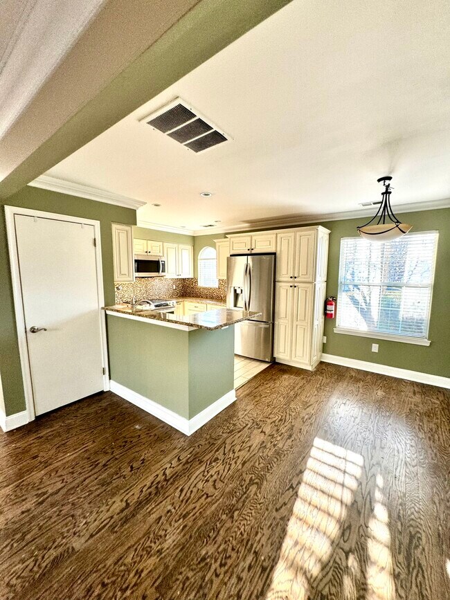 Foto del edificio - 214 Reed Ln