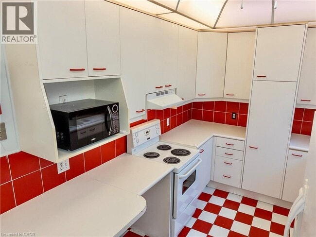 Photo du bâtiment - 255 Main St W