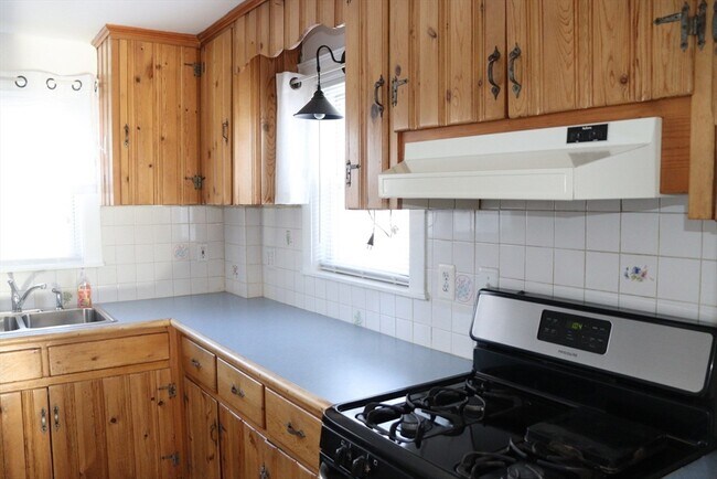 Building Photo - 40 Baker Ave