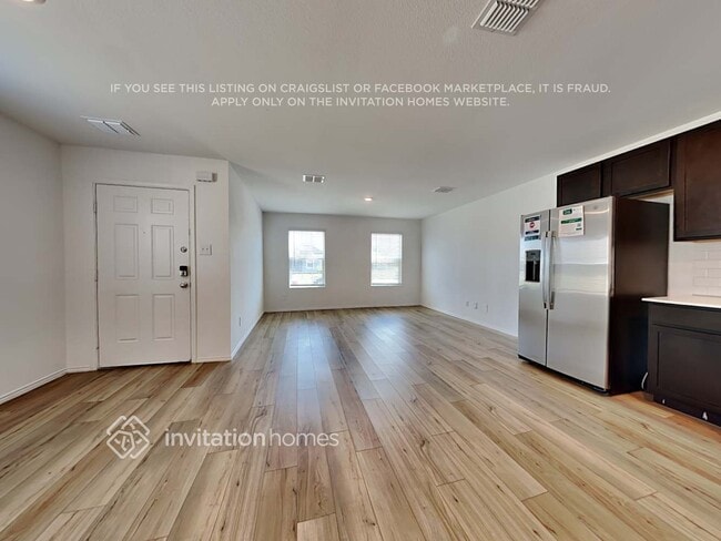 Building Photo - 3215 Crestone Dr