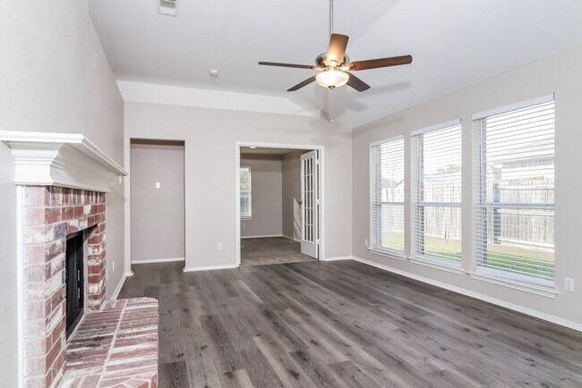 Foto del edificio - 1213 Misty Meadow Dr