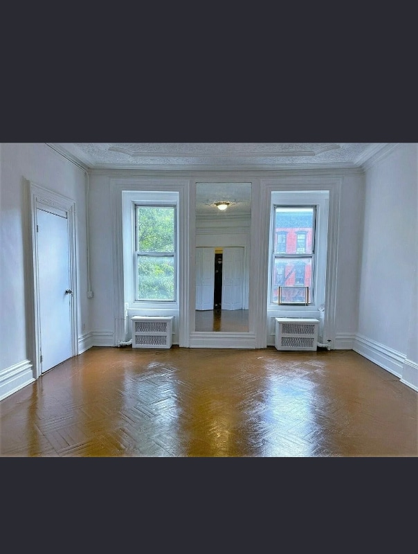 Photo - 683 Grand St Apartment