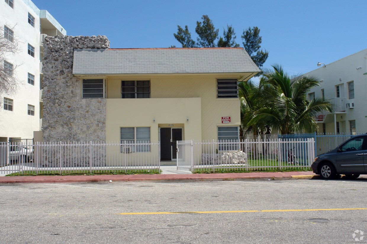 Primary Photo - 1995 Bay Dr