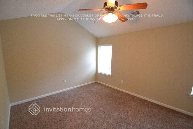 Foto del edificio - 5767 Village Loop