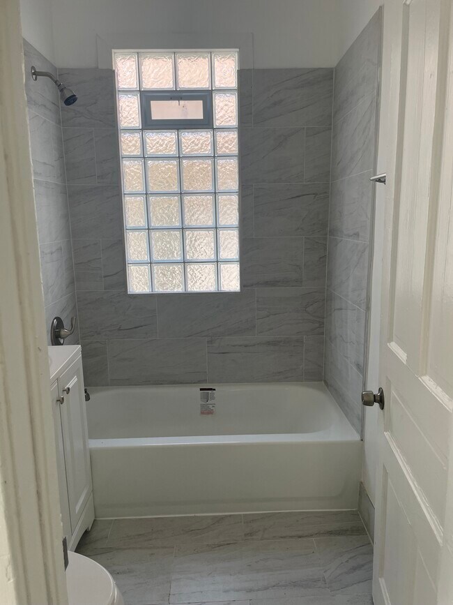 Foto del edificio - 1440 N 34th St