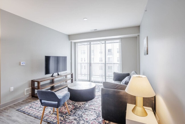 Foto del edificio - 121 E Freedom Way