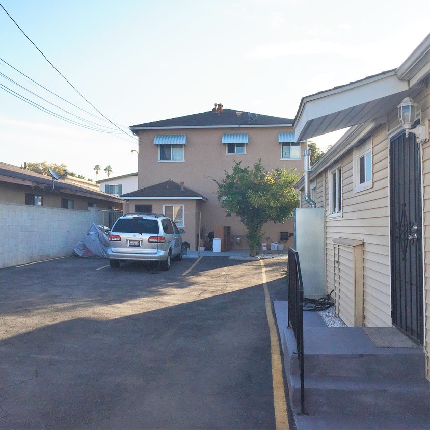 Building Photo - 7641 Bright Ave