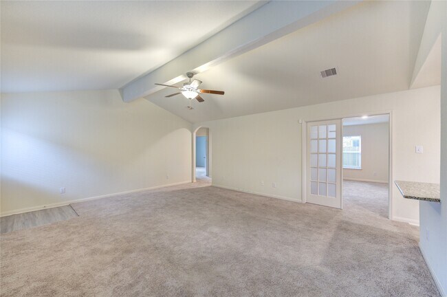 Foto del edificio - 15214 Central Lakes Dr