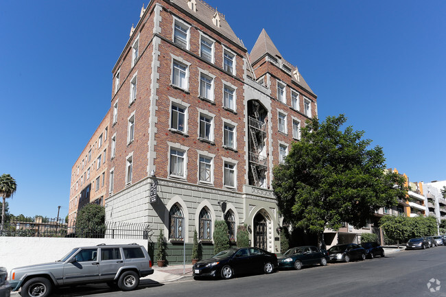 Building Photo - The Fleur De Lis Apartments