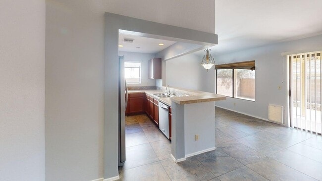 Building Photo - 3025 W Country Ranch Dr
