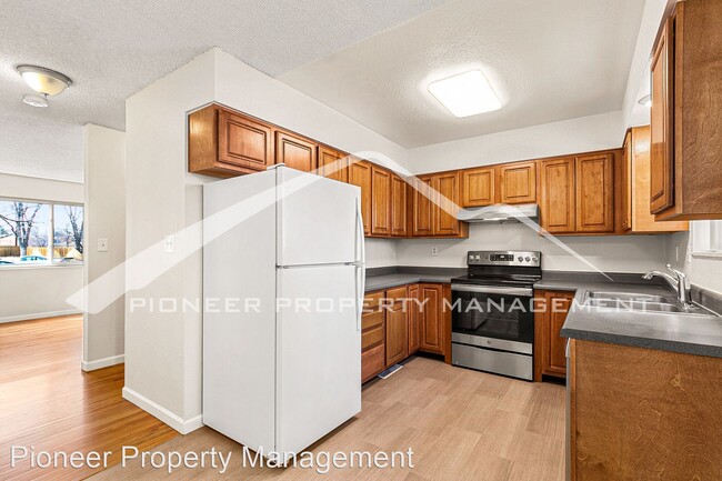 Foto del edificio - 3 br, 1.5 bath House - 590 S Eaton St