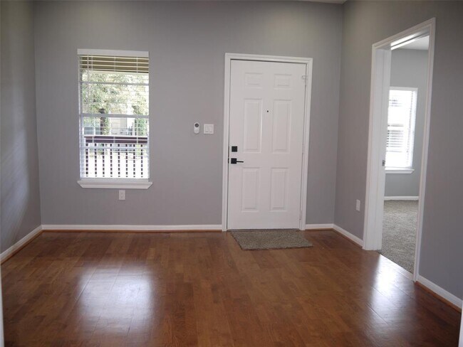 Building Photo - 307 Malone St