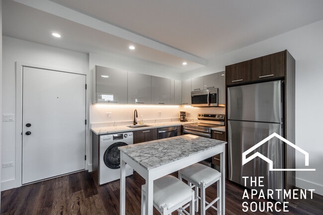 Photo - 1555 W Hollywood Ave Apartment