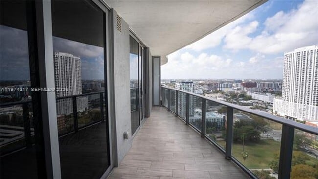 Foto del edificio - 488 NE 18th St