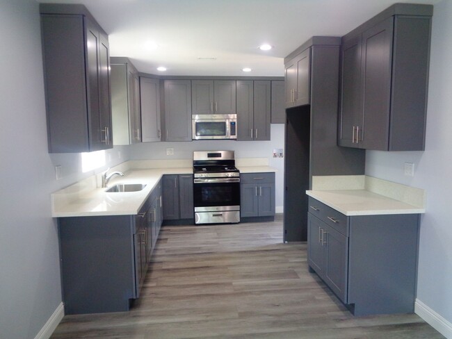 Foto del edificio - Renovated 3 Bed 1 Bath Home in Whittier w/...