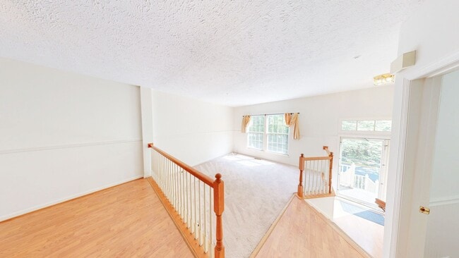 Building Photo - READY TO GO 3 LVL - 3 bed + 2 full and 2 half bath TH