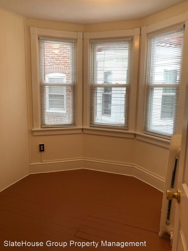 Building Photo - 4 br, 1 bath House - 74 W 5th St