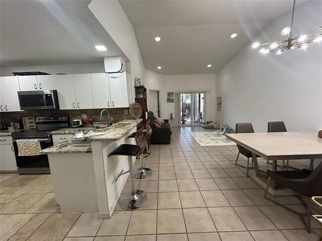 Foto del edificio - 11296 SW 17th Ct