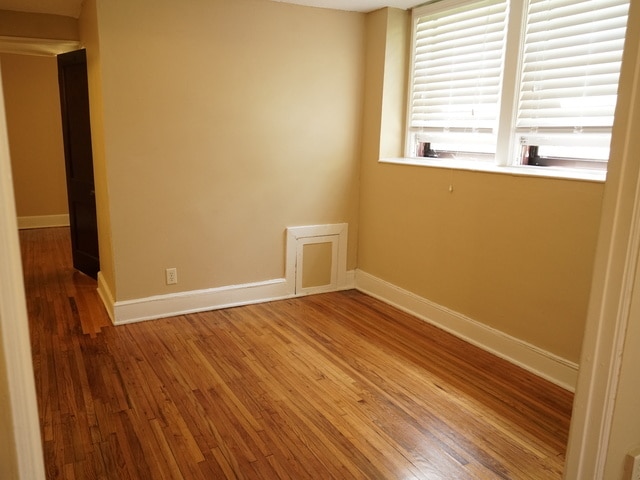 Building Photo - Holly Falls (562)