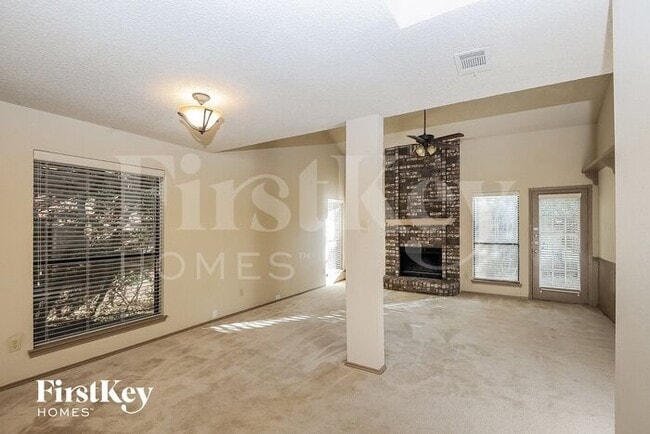 Building Photo - 1396 Chinaberry Dr