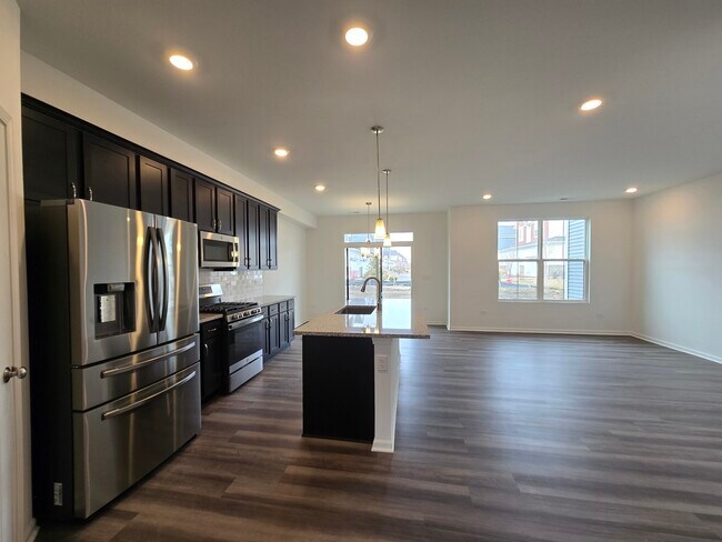 Building Photo - 4104 Chelsea Mnr Cir