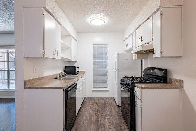 Foto del edificio - 3121 Speedway St