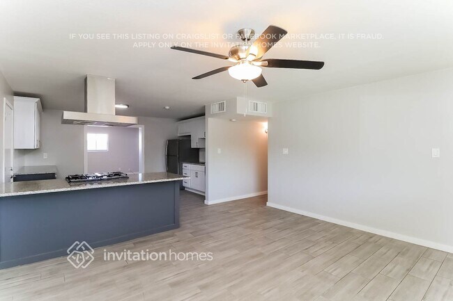 Building Photo - 2332 W Orchid Ln