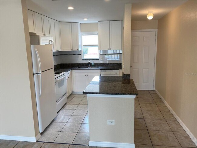 Foto del edificio - 6326 W Providence St