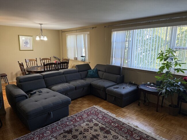 Photo - 893 Farmington Ave House