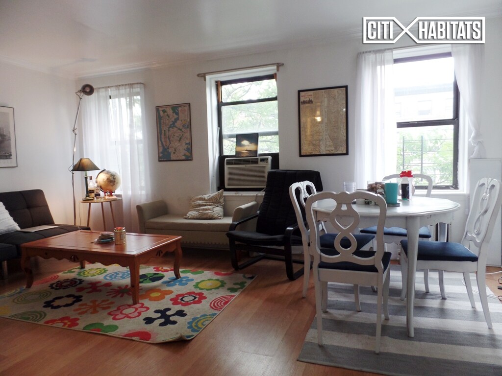 Primary Photo - 2115 5th Ave