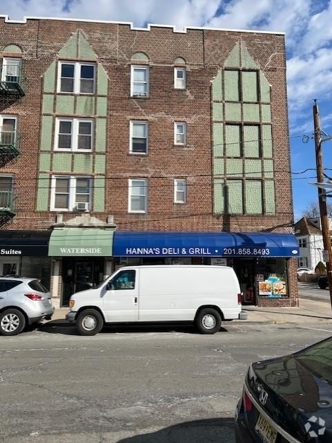Building Photo - 27 W 1st St