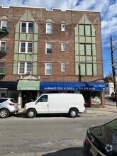 Building Photo - 27 W 1st St